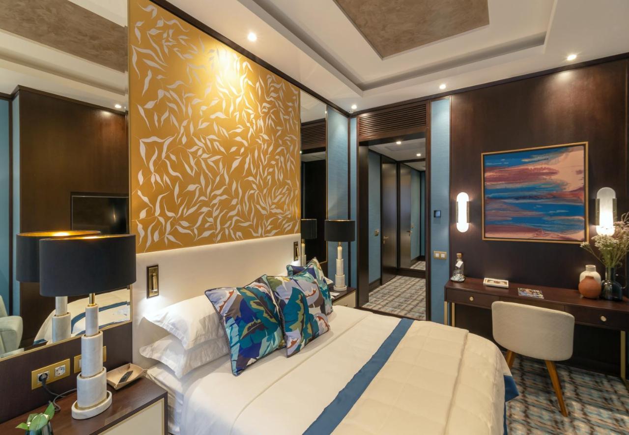 Soho Boutique Hotel Dnipro Bagian luar foto