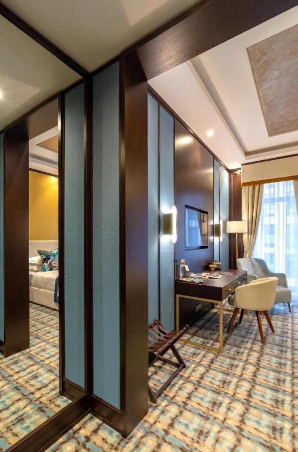 Soho Boutique Hotel Dnipro Bagian luar foto