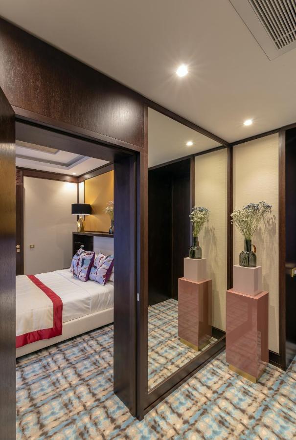 Soho Boutique Hotel Dnipro Bagian luar foto