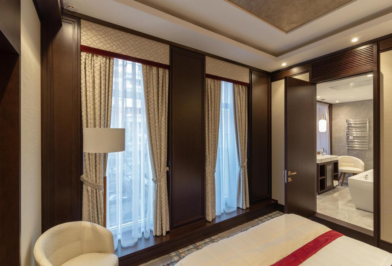 Soho Boutique Hotel Dnipro Bagian luar foto