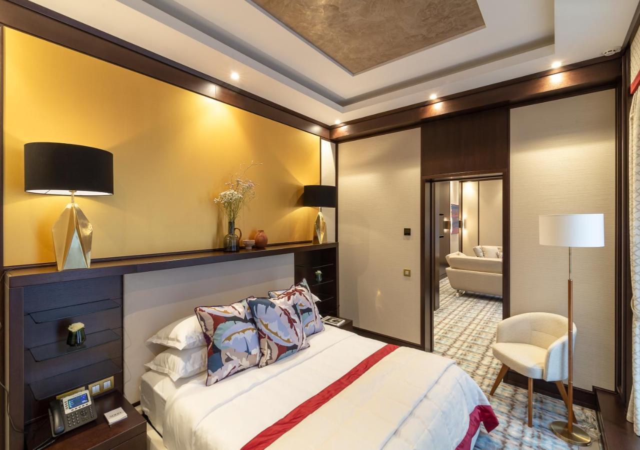Soho Boutique Hotel Dnipro Bagian luar foto