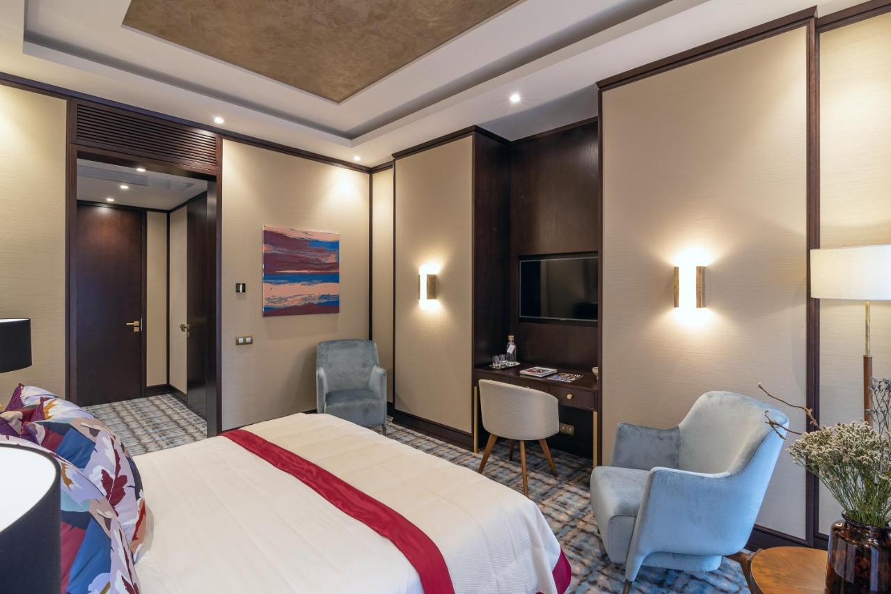 Soho Boutique Hotel Dnipro Bagian luar foto